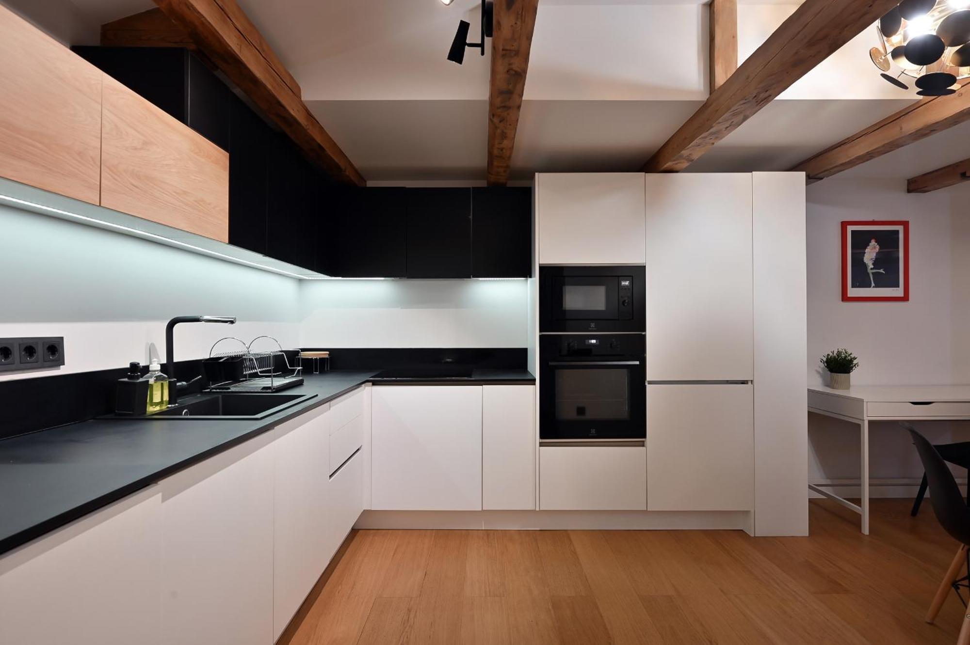 Modern & 2bdrm * Riika